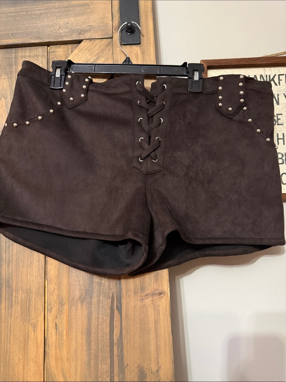 NWT Vigoss Lace-Up Studded Suede-likeWomen’s Shorts - Brown Size 32 waist